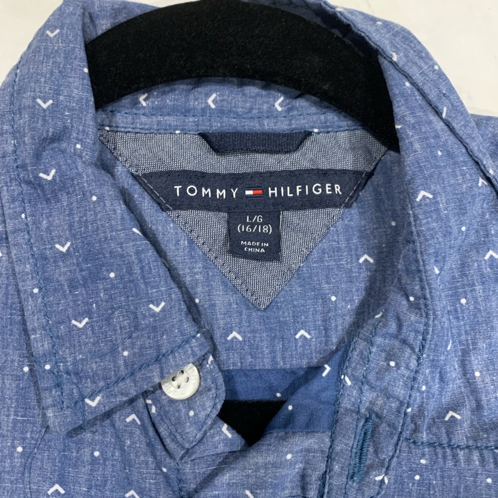 Tommy Hilfiger Patterned Button Up Tee - Picture 5 of 5